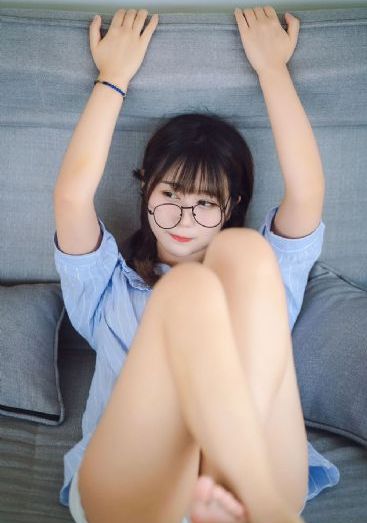 女人被公牛进入
