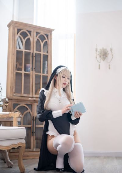 美女18免费